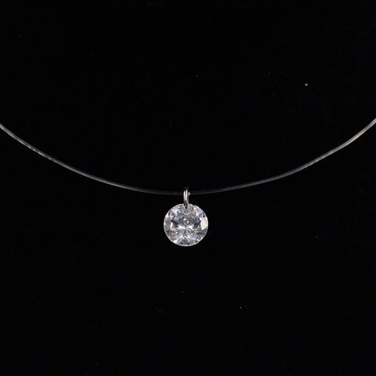 Collar de hilo de pescar transparente