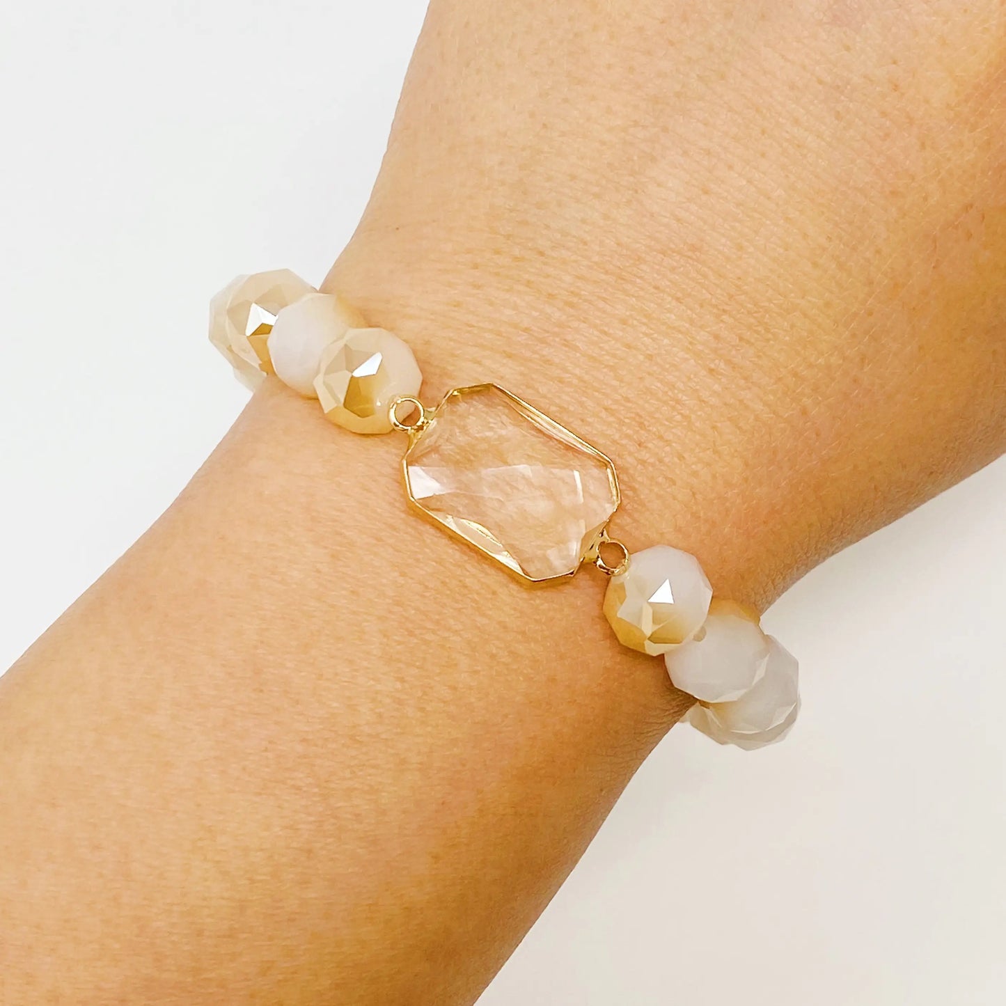 Stretch-Armband mit Perlen im Diamantschliff