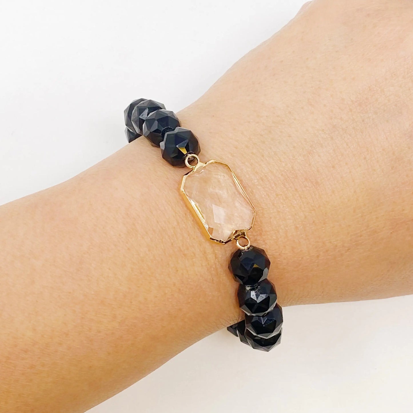 Stretch-Armband mit Perlen im Diamantschliff